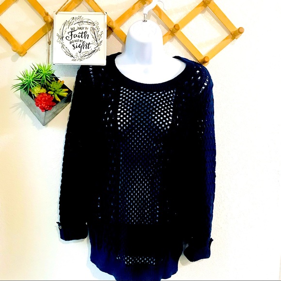 ⭐️🌟Lilly Pulitzer Navy Blue  Crochet Sweater Sz S - Picture 2 of 9